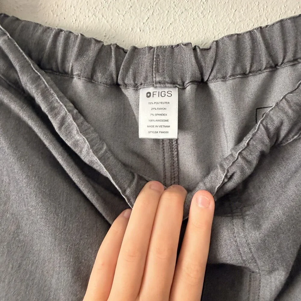 Figs Medical Scrubs Set Technical top and Pisco straight leg pant graphite